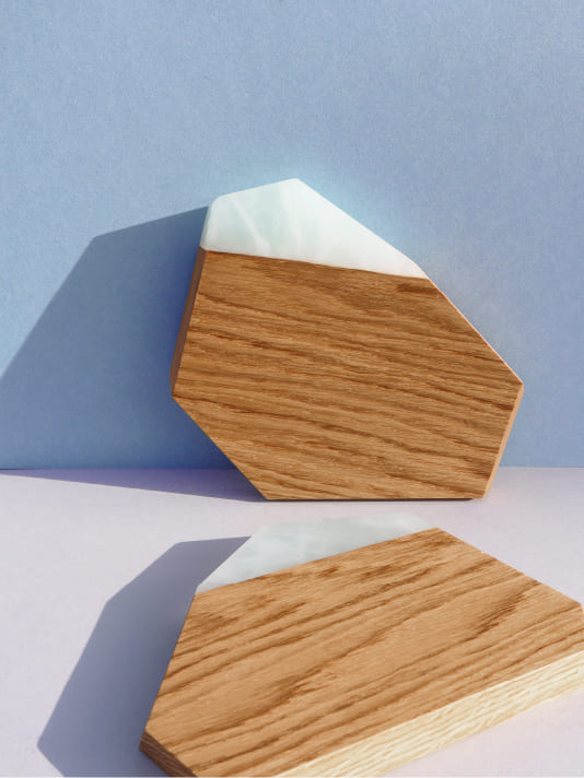 Planche de Présentation Design effet Glace en Chêne et Résine Époxy