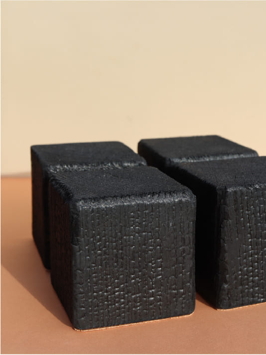 Serre-livres cube bois brûlé noir charbon - Artisanat Design Elementti