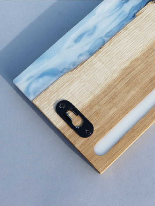 Support Mural Magnétique en Chêne et Résine - Design Minimaliste