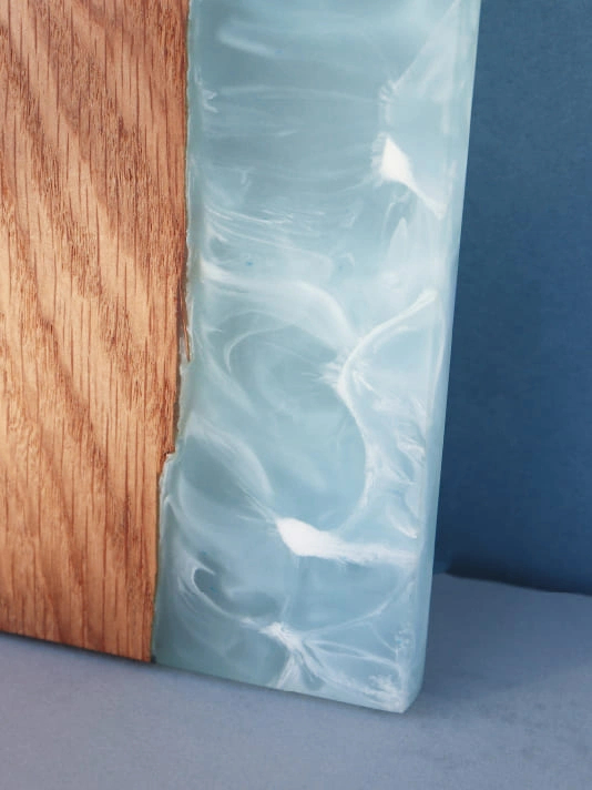 Décapsuleur Mural Artisanal en Bois et Résine Bleu clair - Elementti