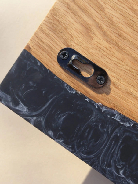 Décapsuleur Mural Artisanal en Bois et Résine Noir - Elementti