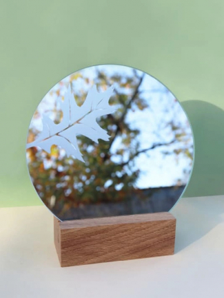 Miroir gravé rond 20cm - Base en chêne massif - Artisanal