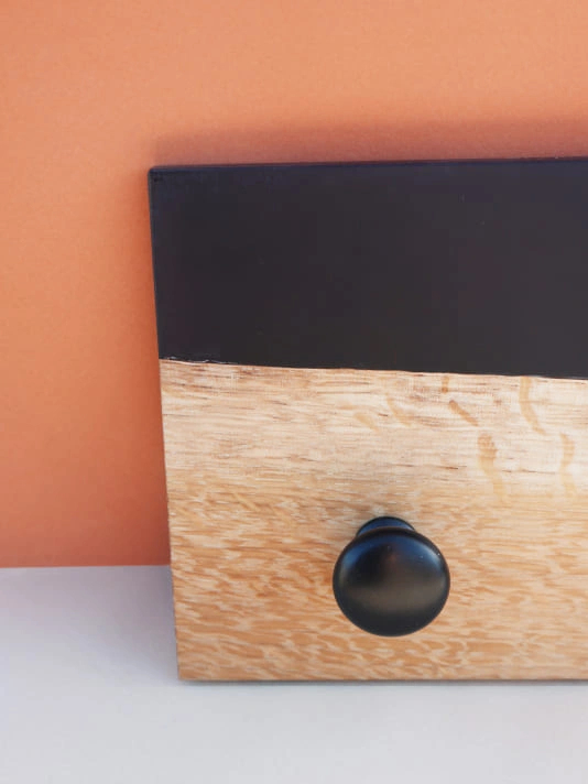 Porte-manteaux en Chêne et Résine Noir | Design artisanal