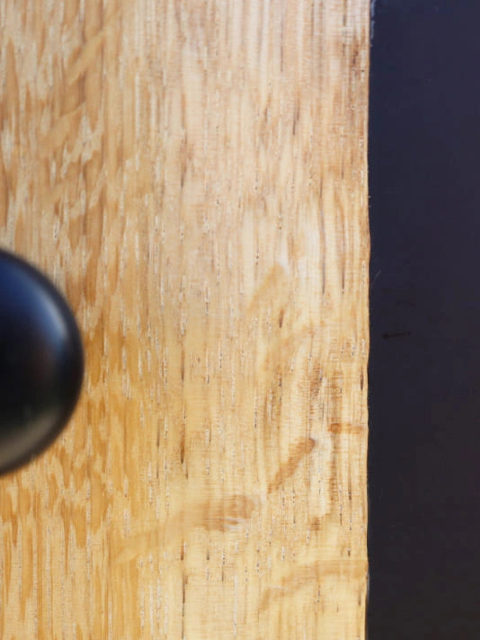 Porte-manteaux en Chêne et Résine Noir | Design artisanal