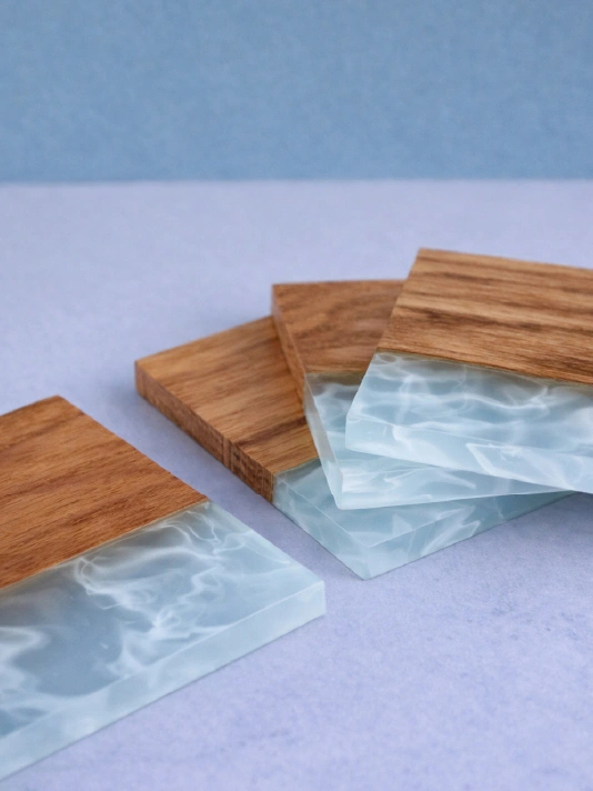 Sous-verres Carrés en Chêne et Résine – Design effet Glace