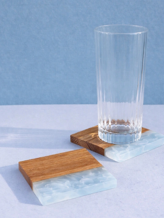 Sous-verres Carrés en Chêne et Résine – Design effet Glace