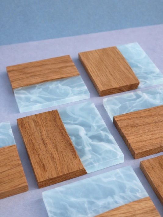 Sous-verres Carrés en Chêne et Résine – Design effet Glace