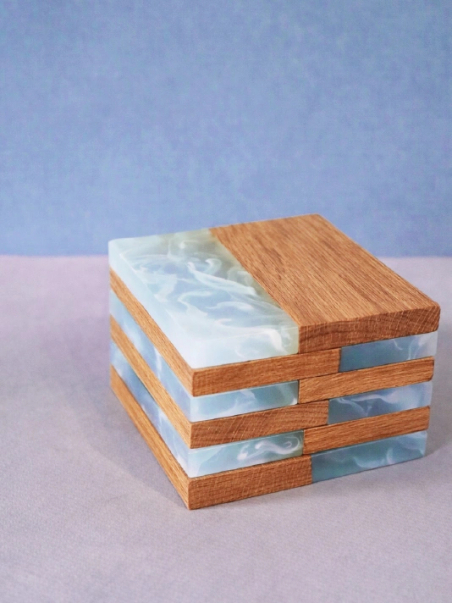 Sous-verres Carrés en Chêne et Résine – Design effet Glace