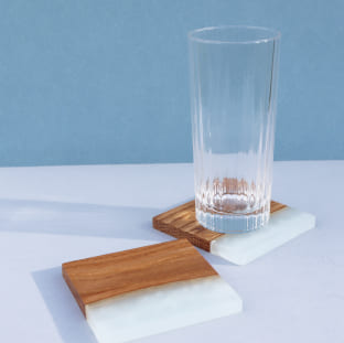Arts de la table en bois et résine époxy inspiré par la nature